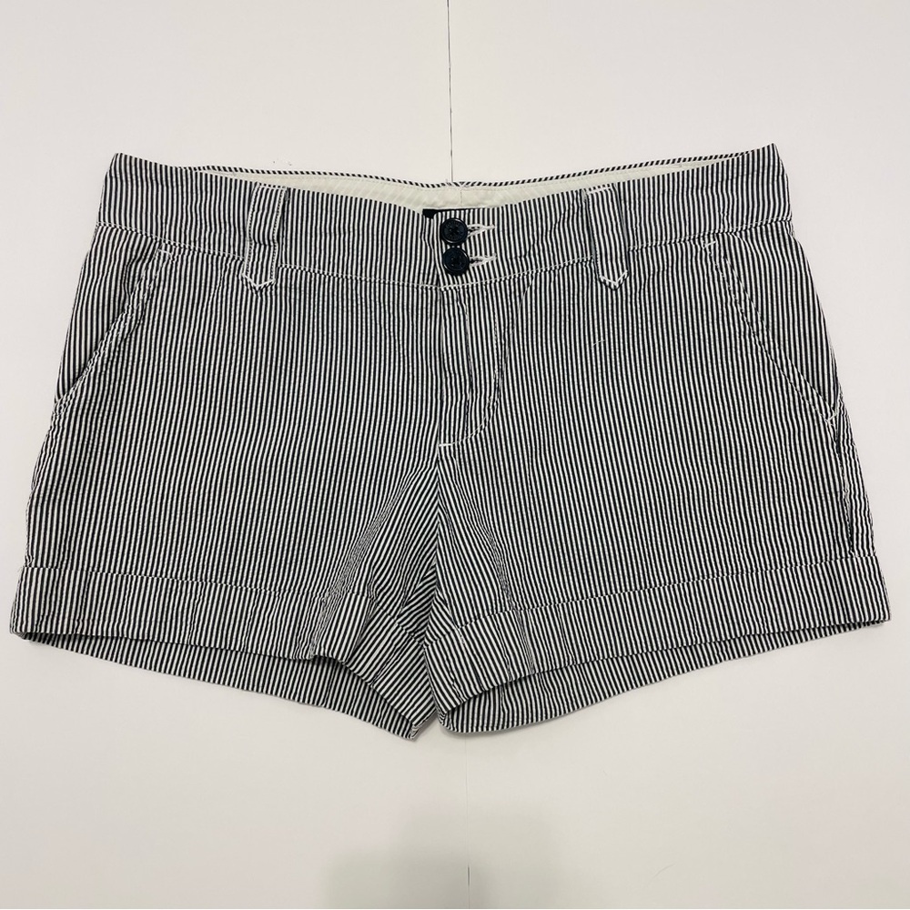 Tommy Hilfiger Seersucker Blue and White Striped Chino Nautical Shorts Size 6